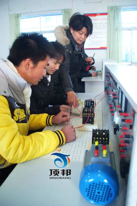 電工.電子實驗室設(shè)備