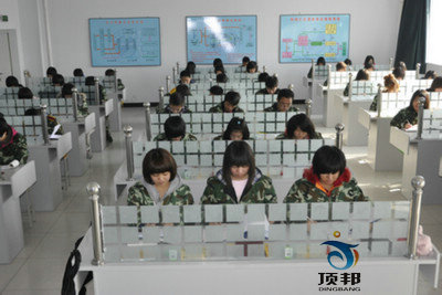 財會專業(yè)模擬實驗室設(shè)備(三人/座)