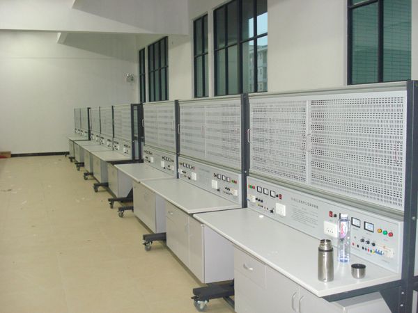 機(jī)床網(wǎng)孔配線實(shí)訓(xùn)臺(tái)