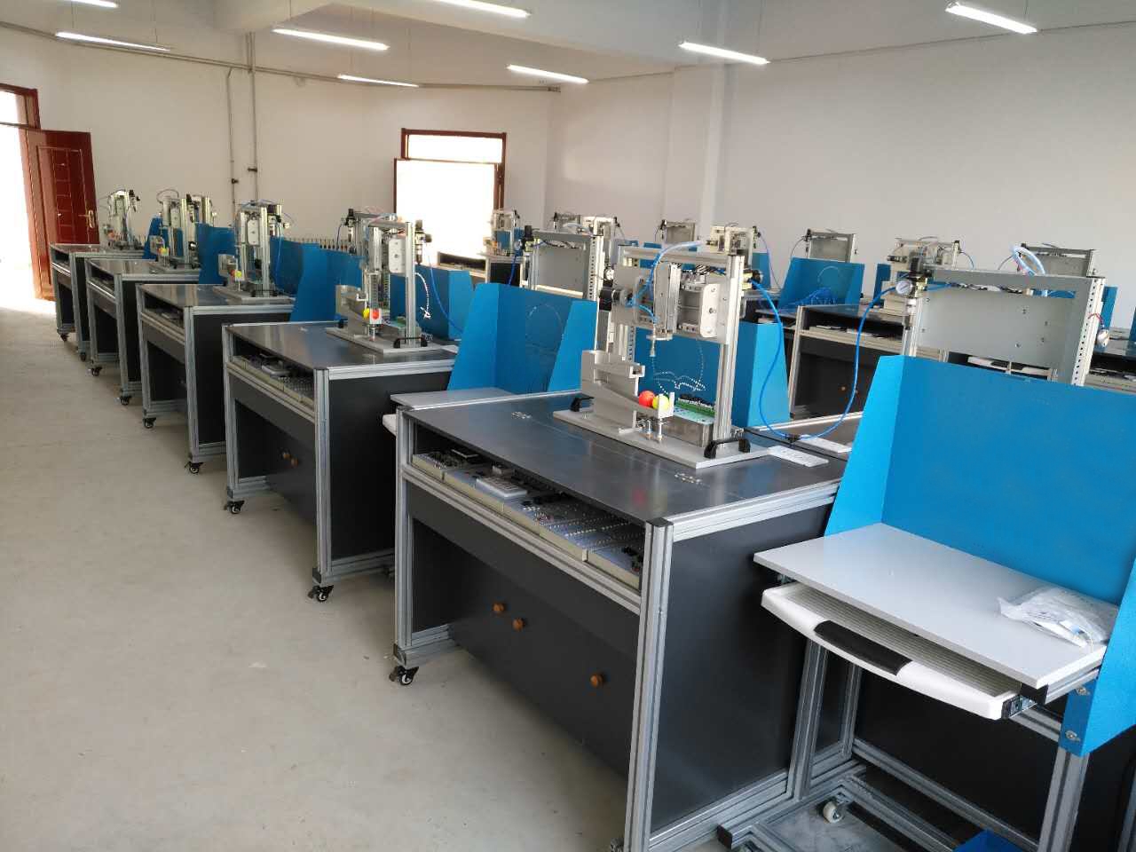 單片機實訓(xùn)臺