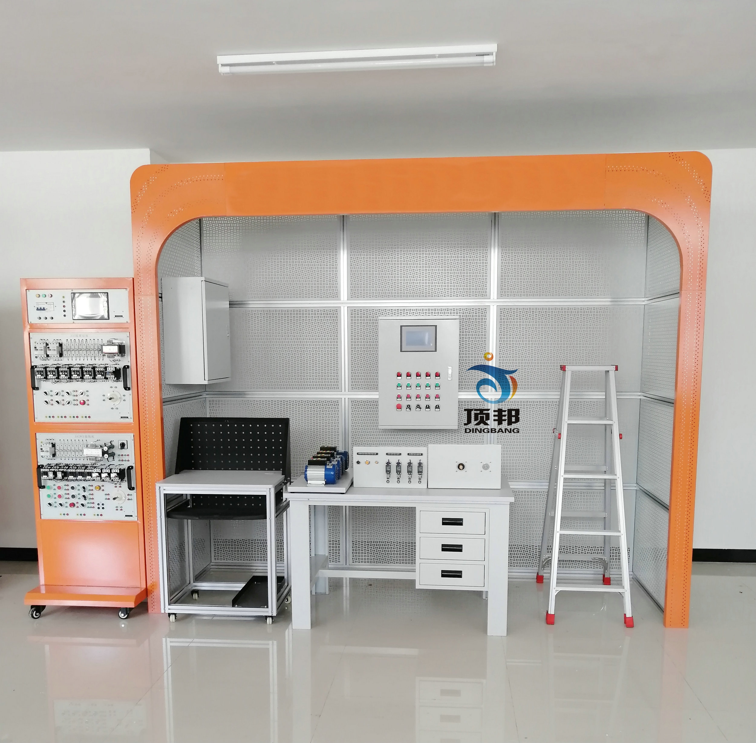 電氣安裝與維修實(shí)訓(xùn)設(shè)備