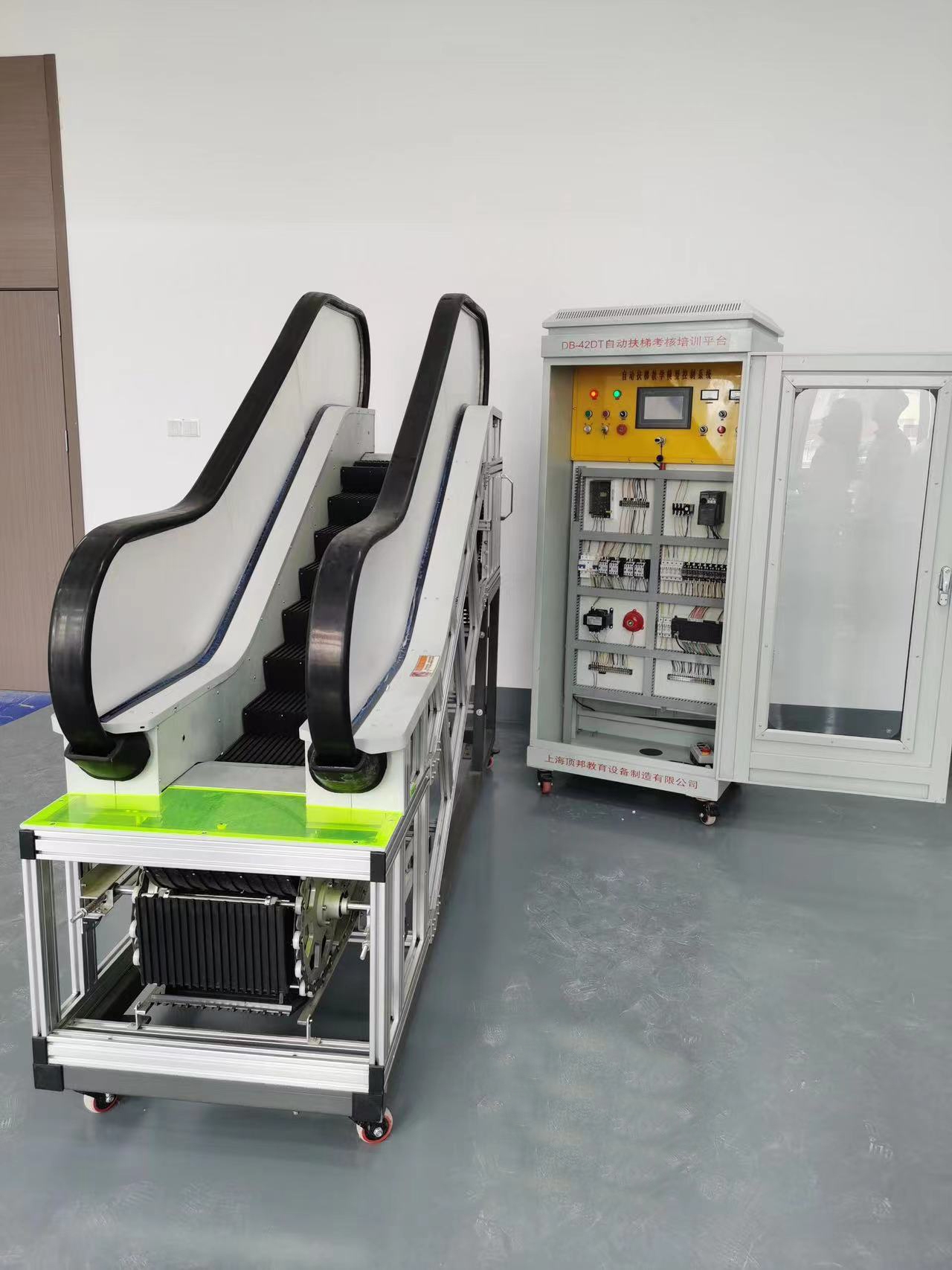 自動扶梯考核培訓(xùn)平臺