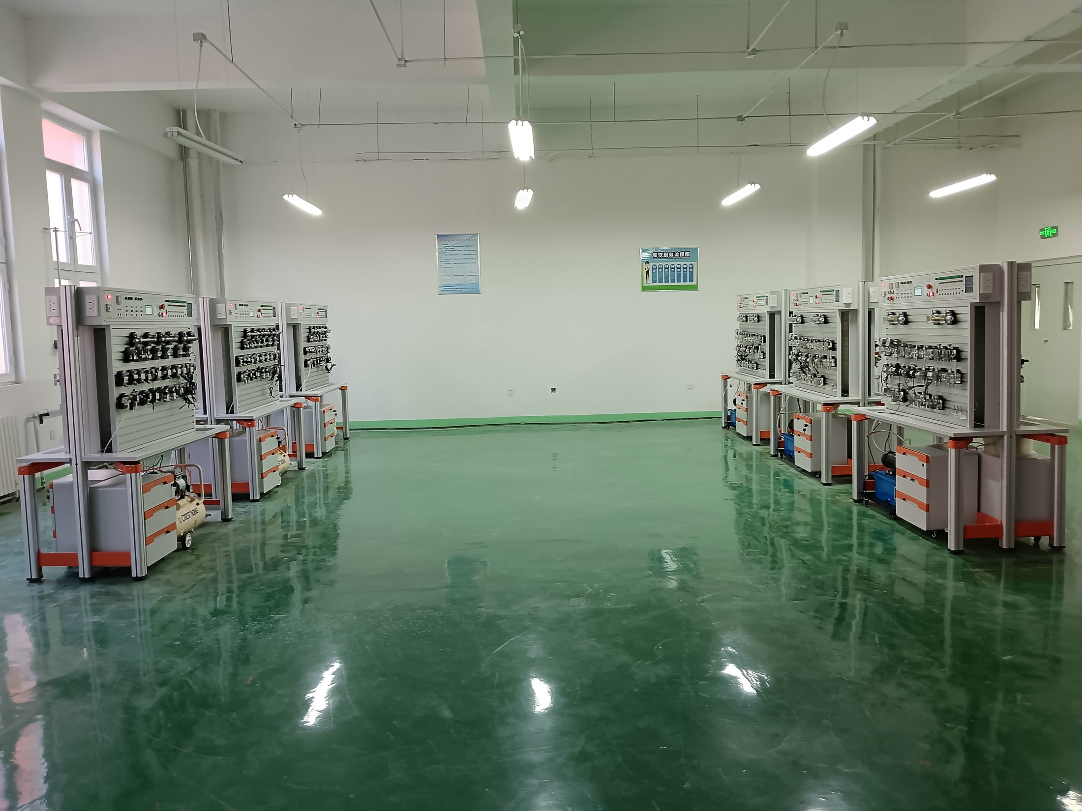 液壓氣動PLC控制綜合實訓(xùn)裝置