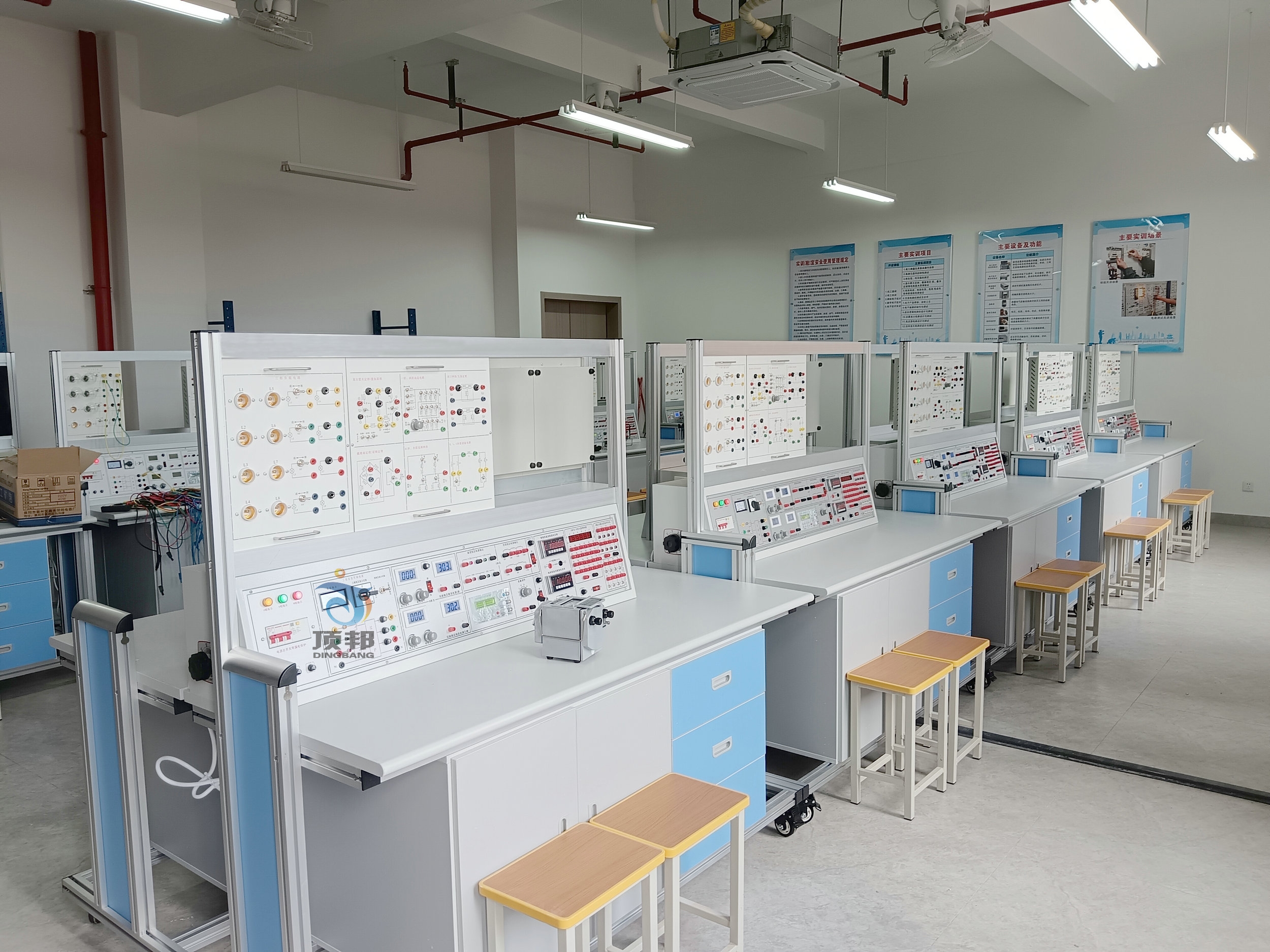 電子技術(shù)綜合實訓(xùn)考核裝置