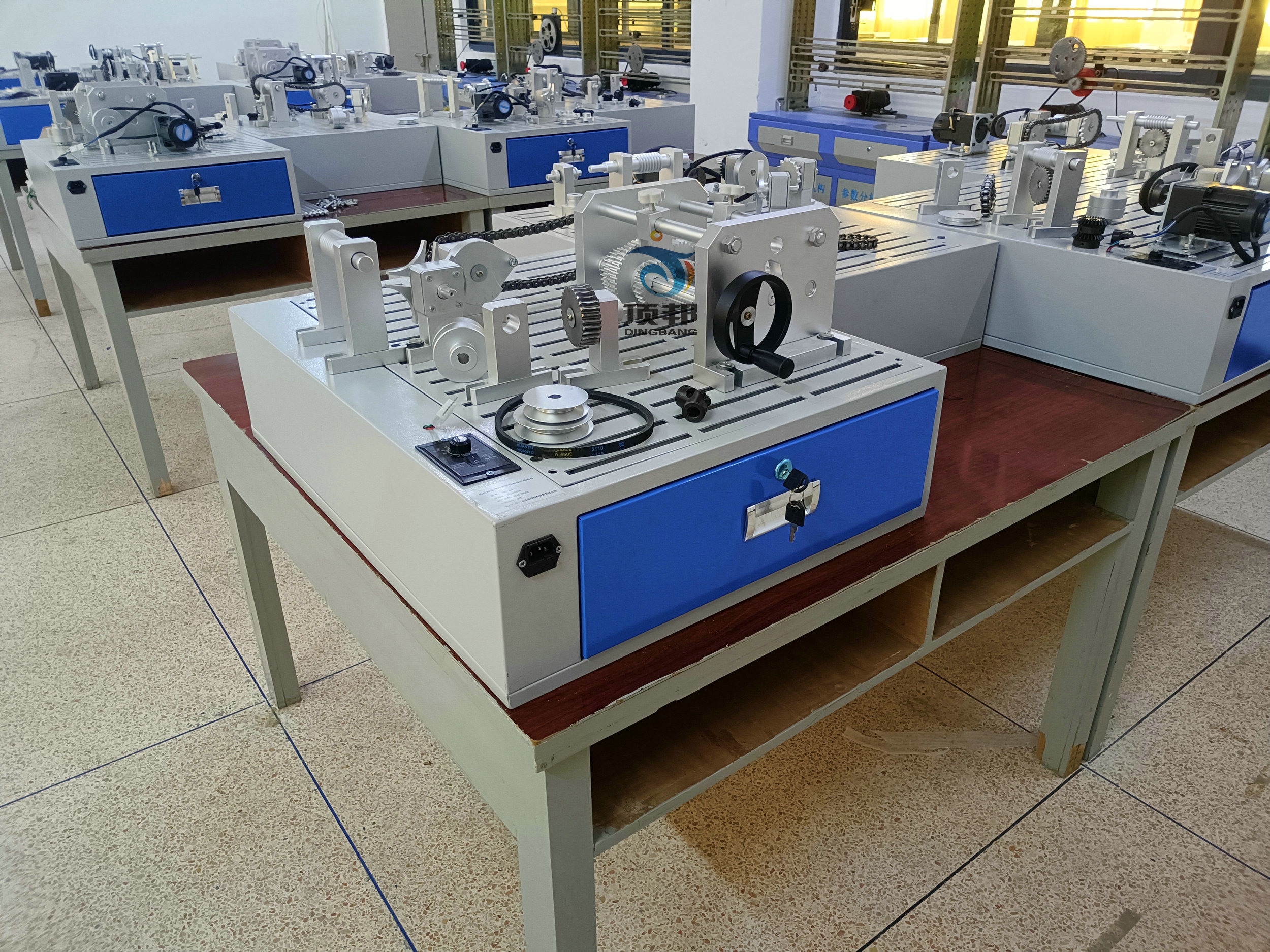 ��yʽ�Cеϵ�y(t��ng)���ӄ�(chu��ng)�½M���OӋ����_